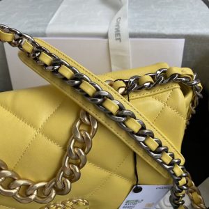 Small Chanel Autumn/Winter 19Bag combines all classic pillow bags 9