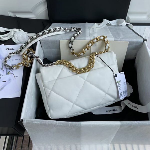 Small Chanel Autumn/Winter 19Bag combines all classic pillow bags 4