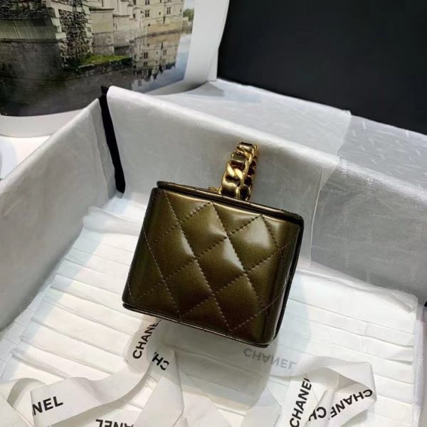 Small Chanel Vintage cosmetic bag golden leather 01919 2
