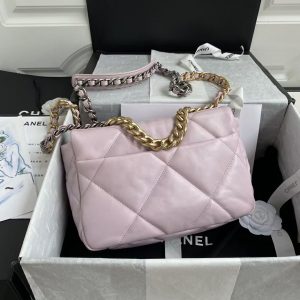 Small chanel Autumn/Winter 19Bag combines all classic pillow bags 10