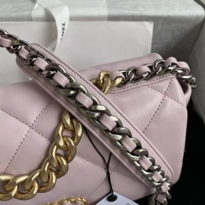Small chanel Autumn/Winter 19Bag combines all classic pillow bags 12