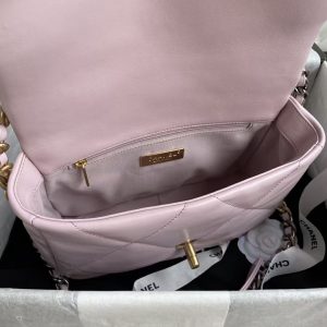 Small chanel Autumn/Winter 19Bag combines all classic pillow bags 14
