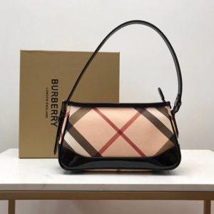 The classic middle age underarm bag of Burberry house 12