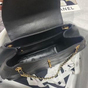 chanel vintage middle-age bag 10