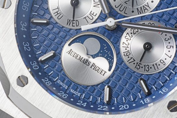 AP Audemars Piguet Royal Oak Cal.5134 blue silver Watch 9