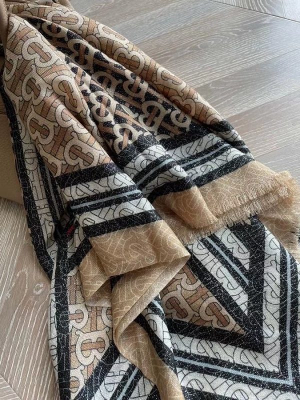 BURBERRY Print Cashmere Large Square Scarf 3