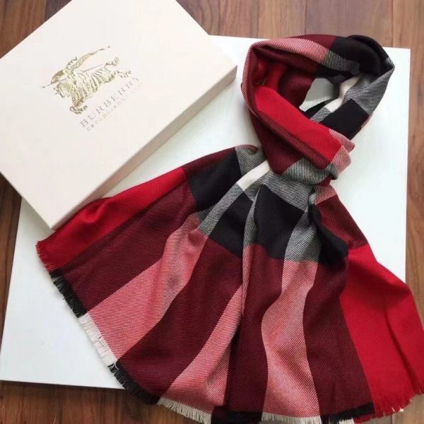 BURBERY CLASSIC SHAWLS AND SCARVES 1