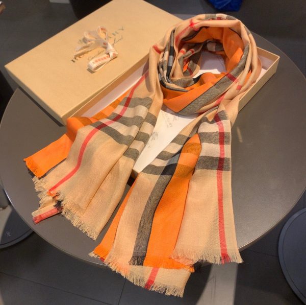 Burberry Italian refined lightweight scarf 3