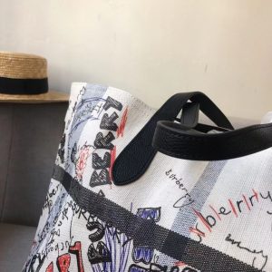 Burberry The Medium Reversible Doodle Tote 9
