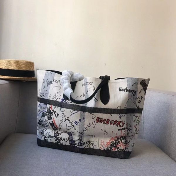 Burberry The Medium Reversible Doodle Tote 3