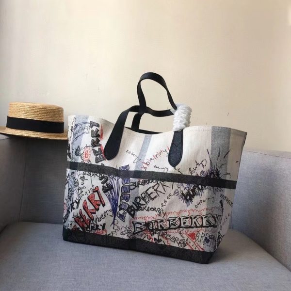 Burberry The Medium Reversible Doodle Tote 1