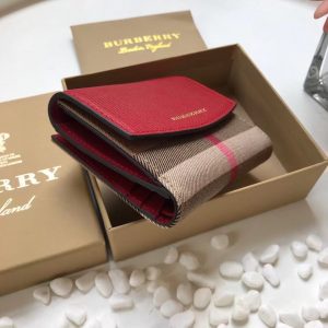 Burberry The coin purse 8