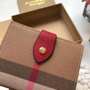 Burberry The coin purse 9
