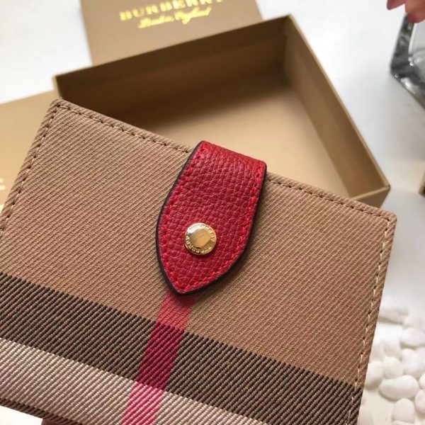 Burberry The coin purse 3
