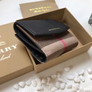 Burberry The coin purse 12