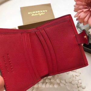Burberry The coin purse 13