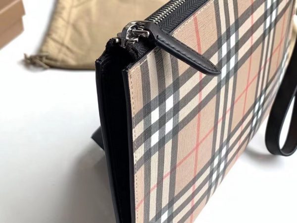 Burberry Vintage checkered zipper storage bag 5