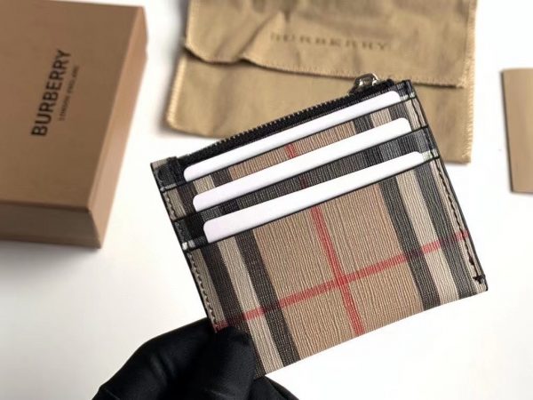 Burberry Vintage plaid eco-friendly canvas and leather card holder 1
