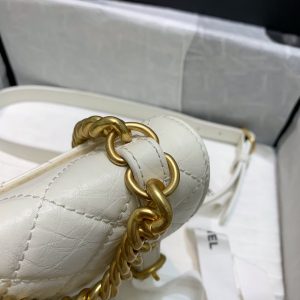 Chanel vintage messenger bag 11