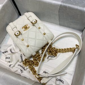 Chanel vintage messenger bag 13