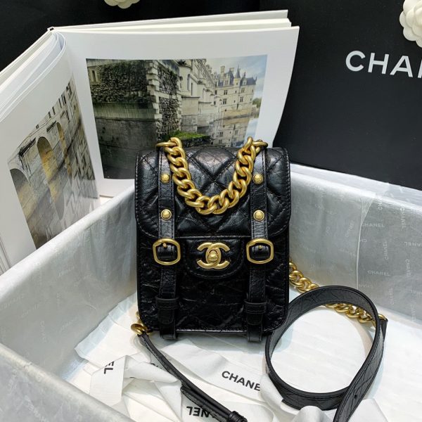 Chanel vintage messenger bag 8