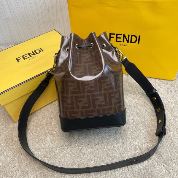 FENDI Mon Tresor Bucket Bag Large 10