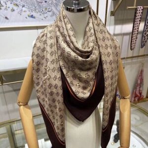 GUCCI Cashmere square scarf 8