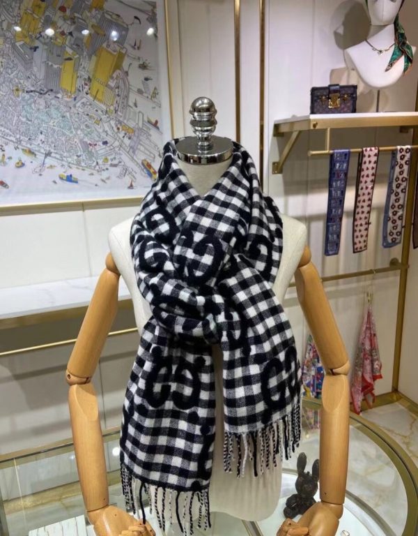GUCCI GG jacquard wool scarf 1
