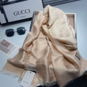 GUCCI GG wool jacquard scarf 8