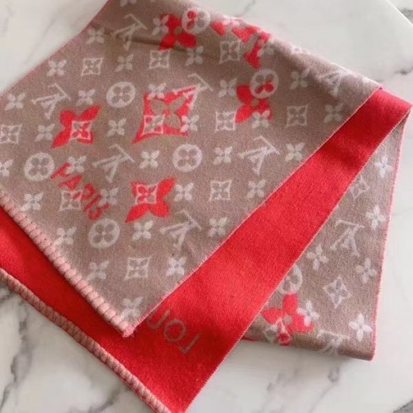 LOUIS VUITTON ALL YOU NEED SCARF 2