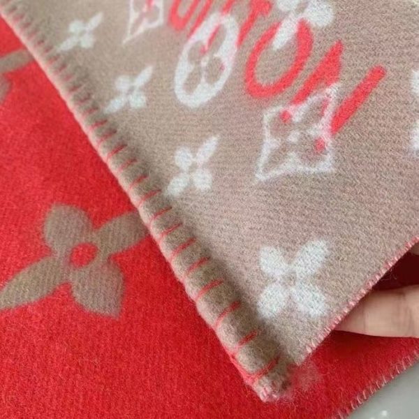 LOUIS VUITTON ALL YOU NEED SCARF 4
