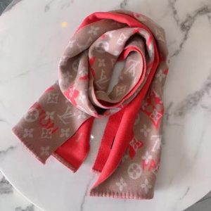 LOUIS VUITTON ALL YOU NEED SCARF 10