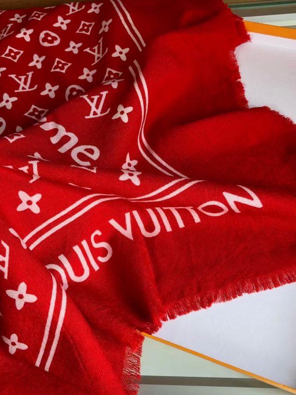 LOUIS VUITTON x Supreme monogram scarf 3