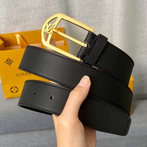 Louis Vuitton Classic gold Logo Belts 17