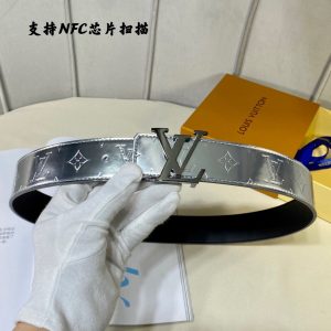 Louis Vuitton Donkey’s New silver x silver Logo Belts 11