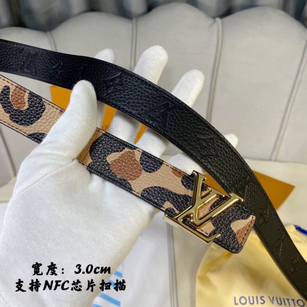 Louis Vuitton SS21 New gold Logo Belts 8