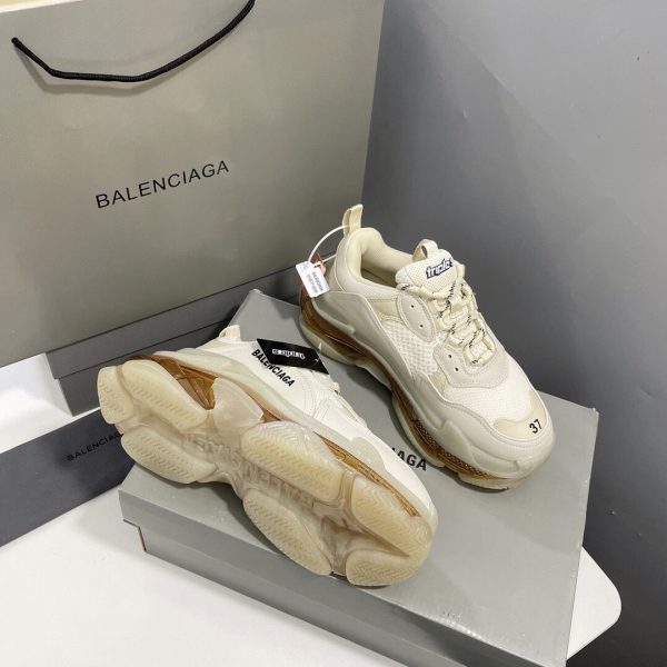 Shoes Balencia TriPle S Air-cushioned white x brown 5