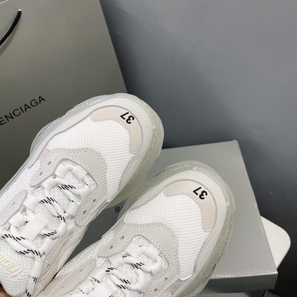 Shoes Balencia TriPle S Air-cushioned white 2