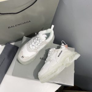 Shoes Balencia TriPle S Air-cushioned white 14