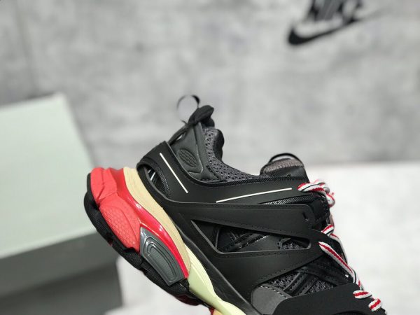 Shoes Balenciaga Sneaker Tess.s.Gomma 3.0 black x red 5