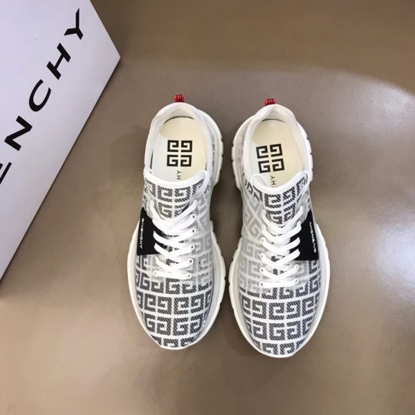 Shoes GIVENCHY PARIS Low-top Air-cushioned white x black 5