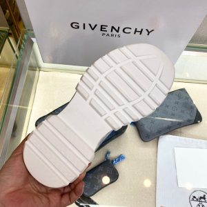 Shoes GIVENCHY PARIS Low-top Air-cushioned blue 15