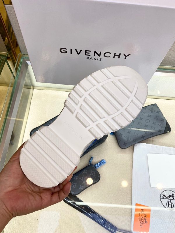 Shoes GIVENCHY PARIS Low-top Air-cushioned blue 6