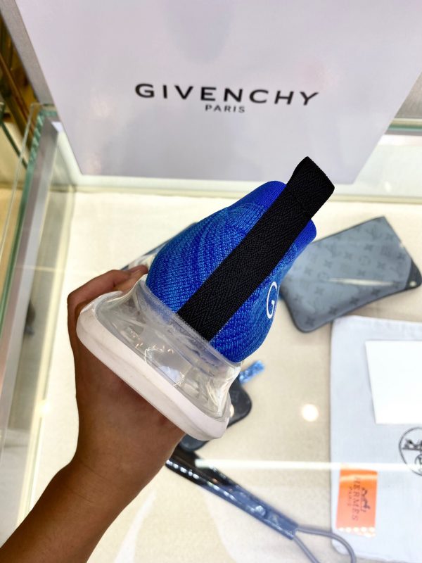 Shoes GIVENCHY PARIS Low-top Air-cushioned blue 9