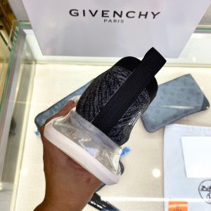 Shoes GIVENCHY PARIS Low-top Air-cushioned dark gray 15
