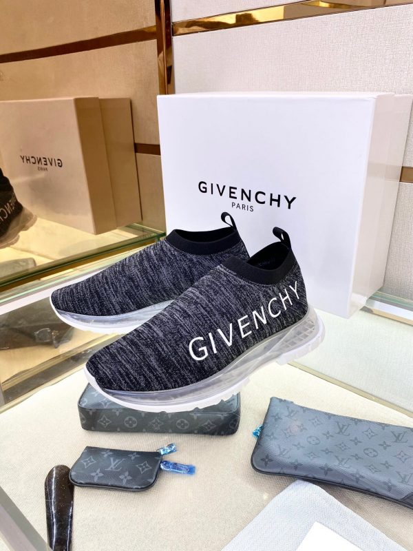 Shoes GIVENCHY PARIS Low-top Air-cushioned dark gray 1