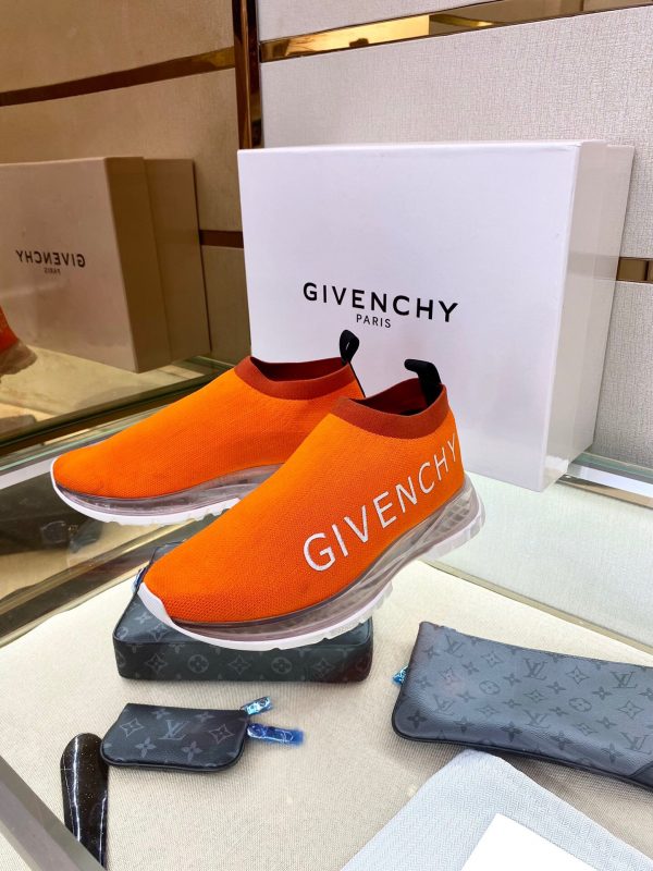 Shoes GIVENCHY PARIS Low-top Air-cushioned orange 5