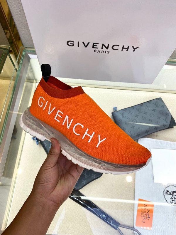 Shoes GIVENCHY PARIS Low-top Air-cushioned orange 6
