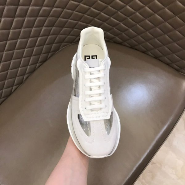 Shoes GIVENCHY PARIS Low-top Air-cushioned white x gray 4